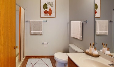 Building Photo - Hilliard Park Apartments