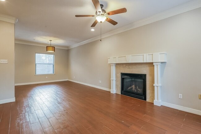 Building Photo - 612 Spruce Dr