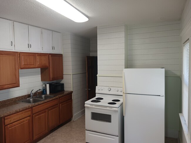 Foto del edificio - 1144 W Center St