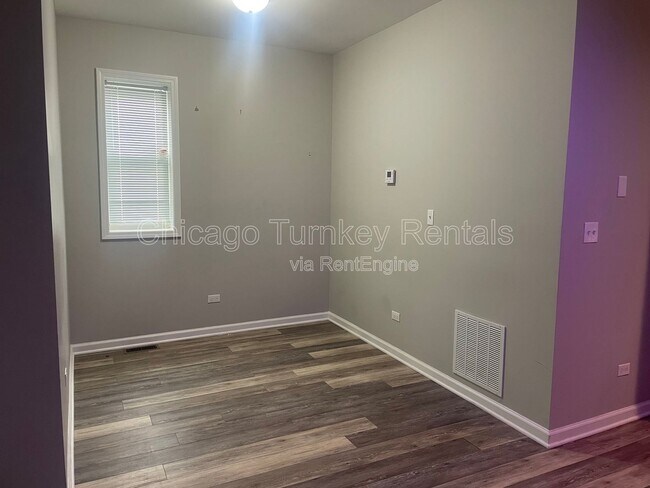 Foto del edificio - 2822 W 25th St