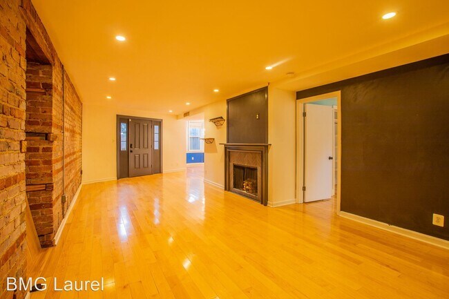 Building Photo - 2 br, 1.5 bath House - 1317 Rhode Island A...