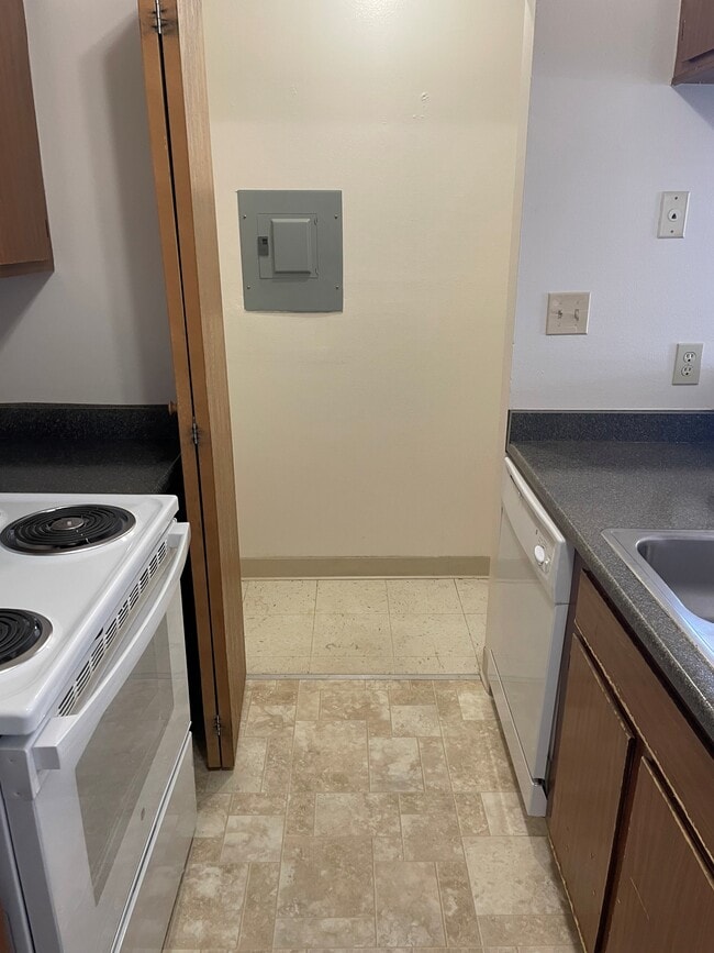 Entrada a lavadora y secadora en un dormitorio - Ridge Hill