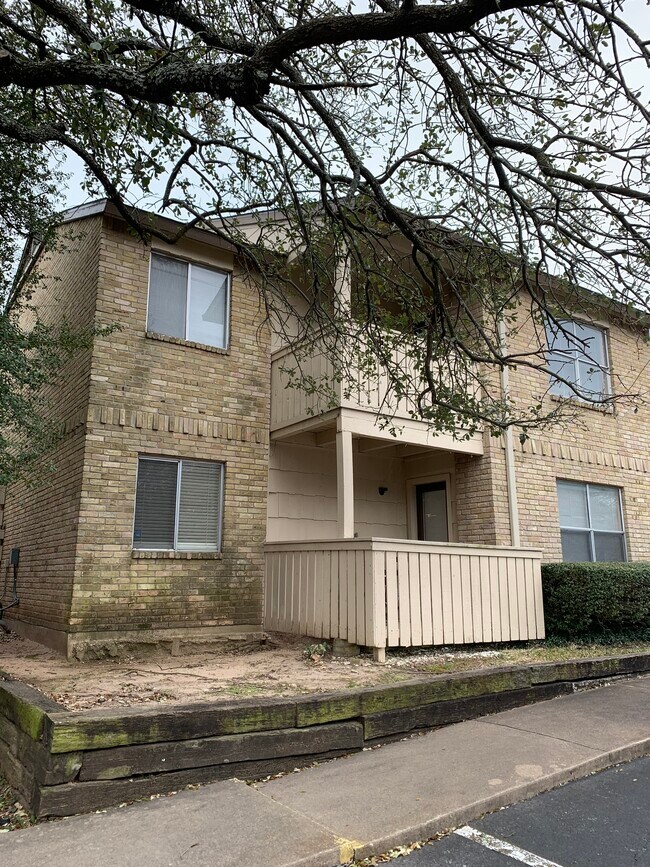 Building Photo - 8210 Bent Tree Rd