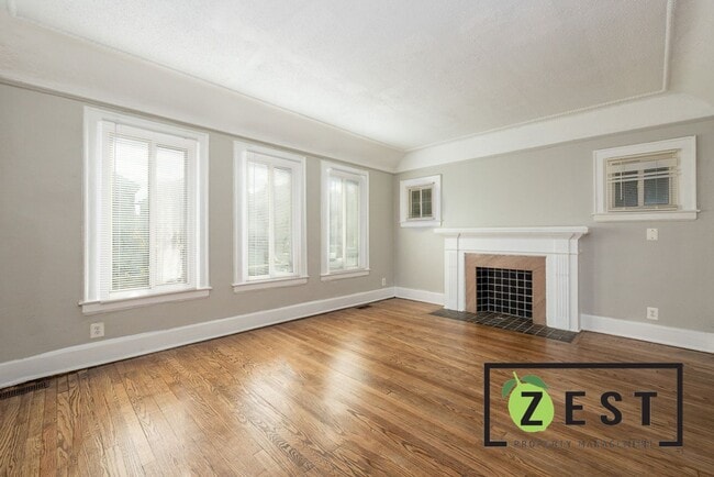 Foto del edificio - 3740 Tyler St