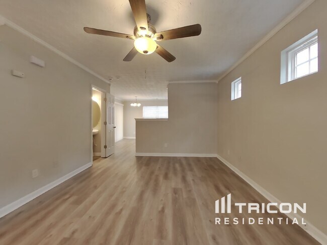 Foto del edificio - 264 Silver Ridge Dr