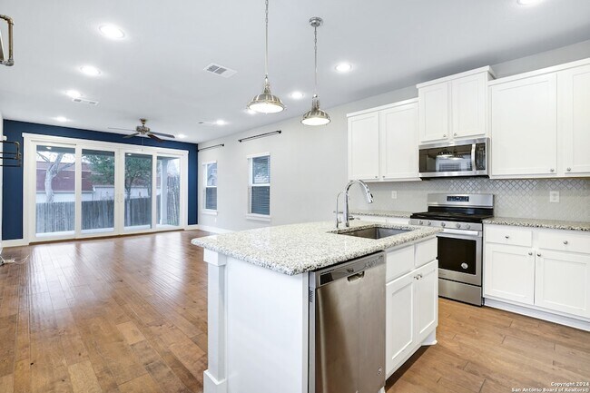 Foto del edificio - 507 Elmhurst Ave