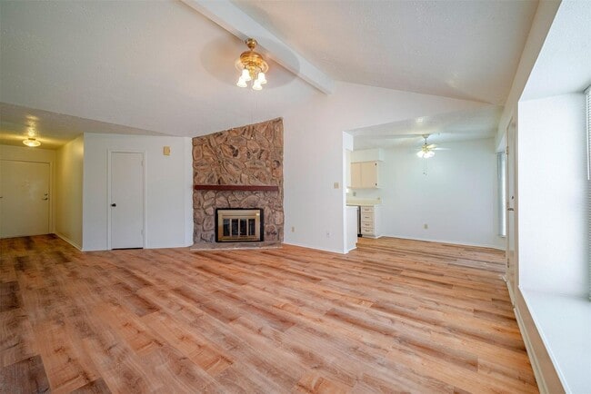 Building Photo - 10906 Maple Rock Dr