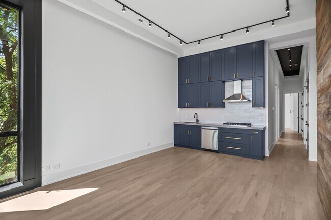 Building Photo - 6556 S Minerva Ave