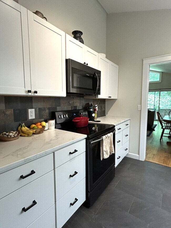 Foto del edificio - Spacious 3BR/2BA Home Near Downtown Boone ...