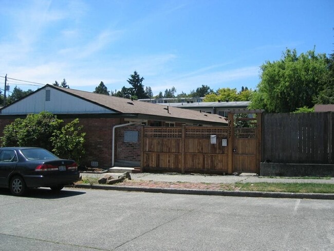 Building Photo - 7327 38th Ave NE