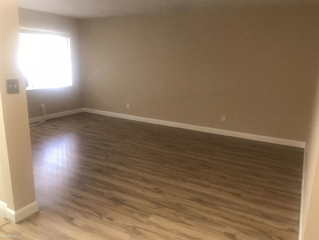 Building Photo - 1 br, 1 bath  - BILL 475