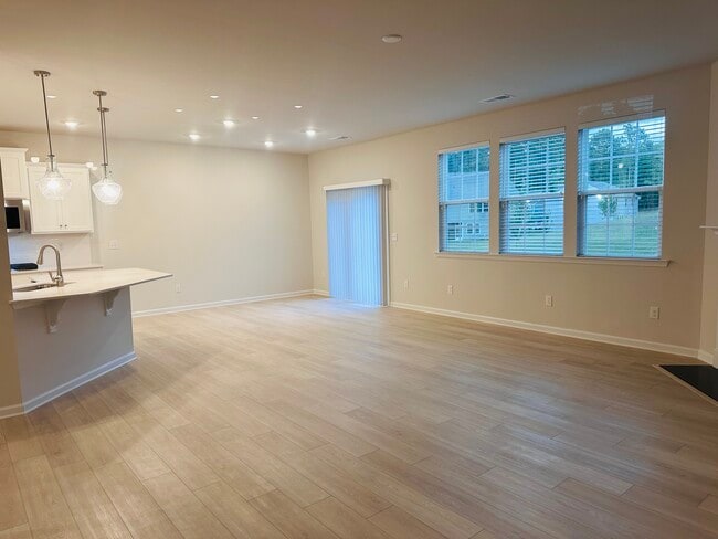 Foto del edificio - 214 Hamptons Cove Rd