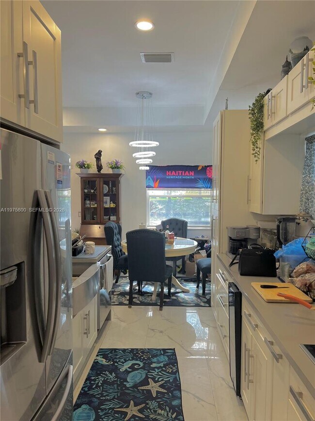 Foto del edificio - 8320 SW 12th St