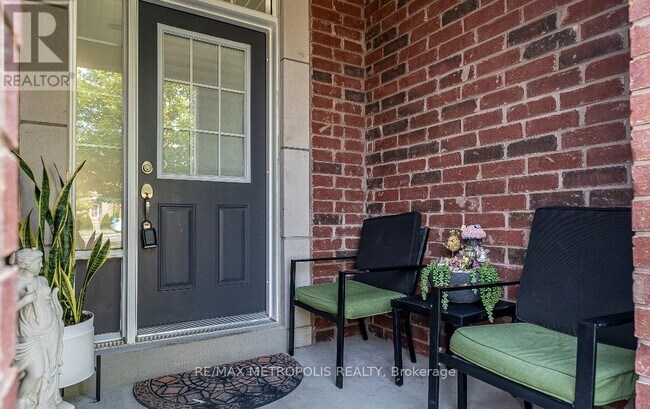 Building Photo - 49 Rimrock Cres