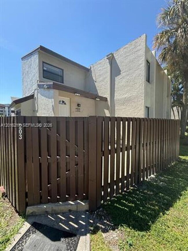 Foto del edificio - 10292 NW 9th St Cir
