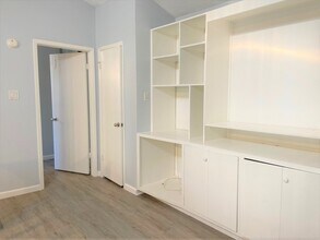 Building Photo - 13014 Leader St