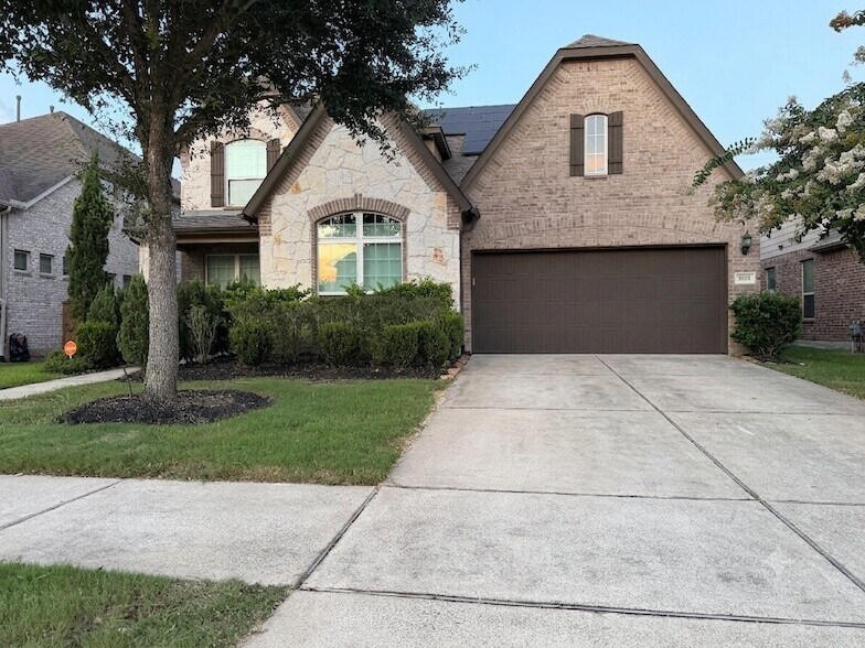 Photo - 11611 Arbirlot Drive Unit
