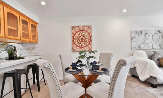 Building Photo - This stunning condo in Santa Clara offers ...