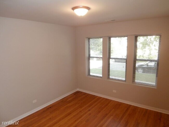 Foto del edificio - 2440 W North Shore Ave