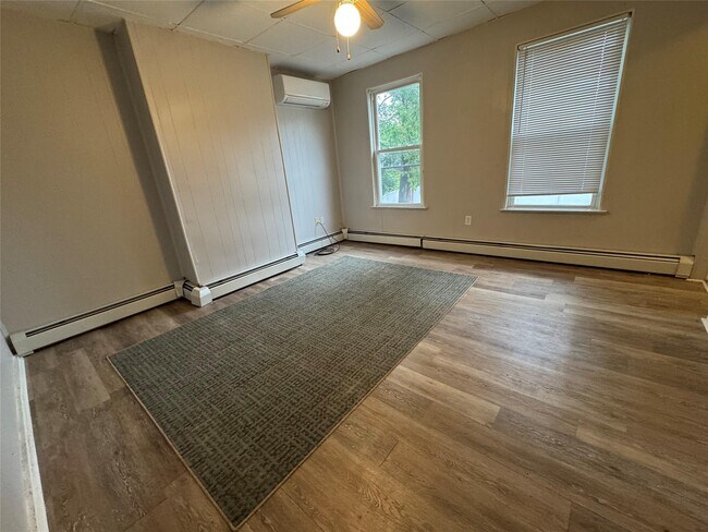Building Photo - 2 CHARLES APT #2 St