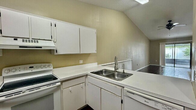 Photo - 11755 Cuxham Dr Apartment