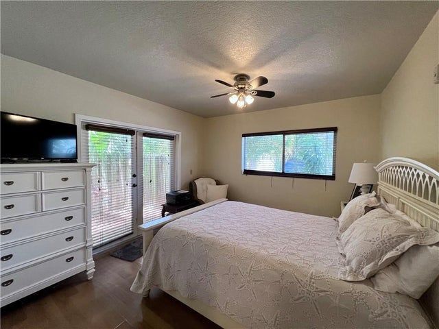 Foto del edificio - 1423 Holly Heights Dr