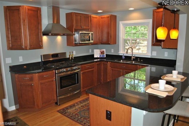 Foto del edificio - 20899 Farnsleigh Rd