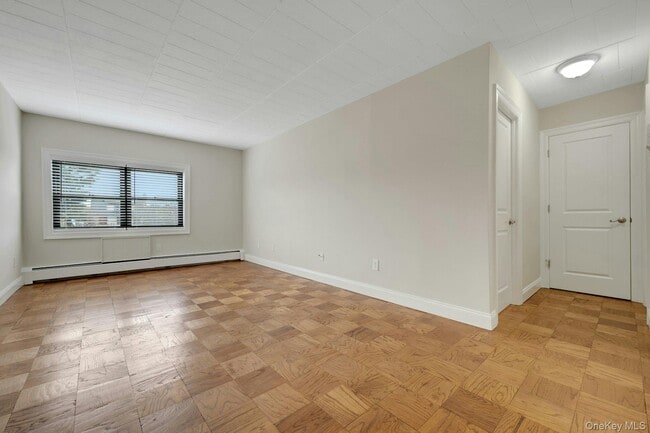 Building Photo - 2 Park Ave