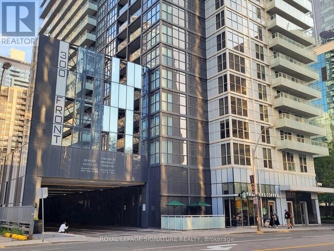 Photo du bâtiment - 300 Front St W