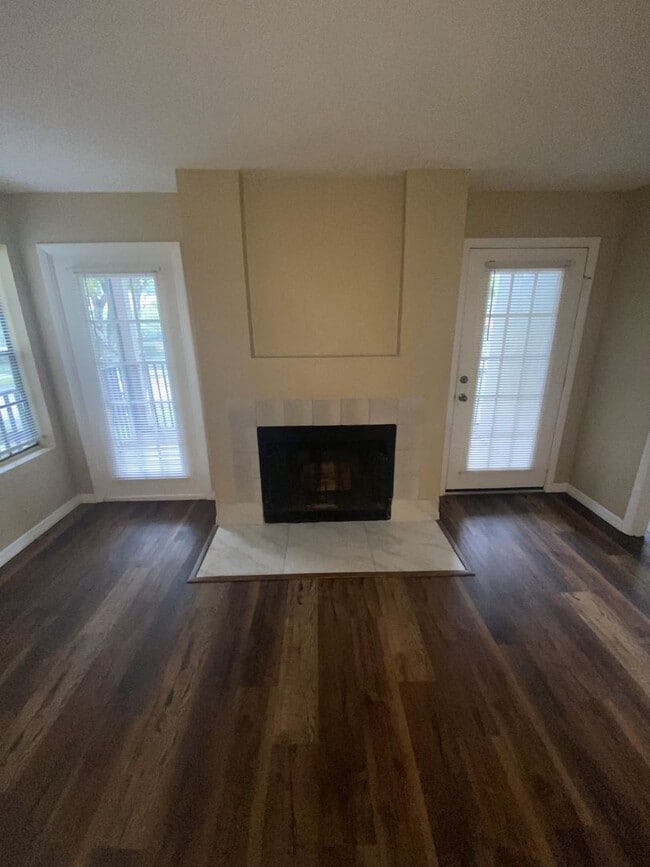 2 Bed 2 Bath Condo with fireplace!!! - 2 Bed 2 Bath Condo with fireplace!!!