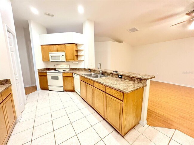 Foto del edificio - 4722 Roundview Ct