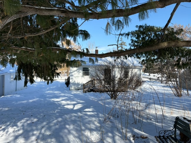 Building Photo - 870 Wagon Wheel Trail