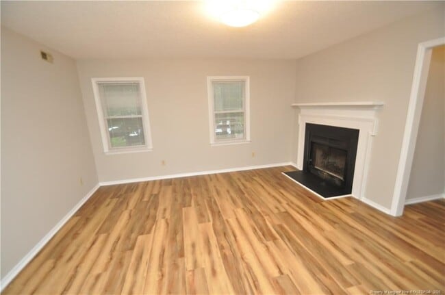 Foto del edificio - 3901 Lexington Dr