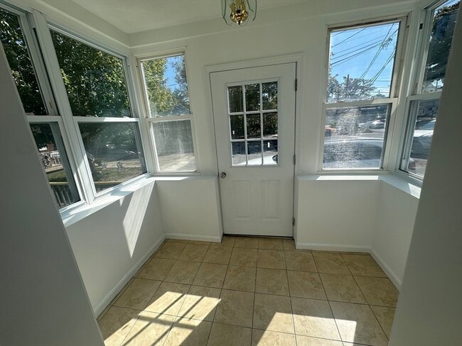 Building Photo - 206 Adams St