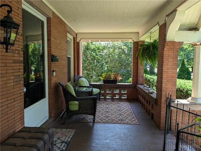 Building Photo - 656 Lafayette Ave