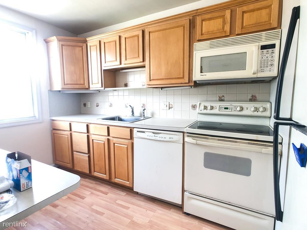 Primary Photo - 3 br, 1 bath Apartment - 249 Hoffman Rd