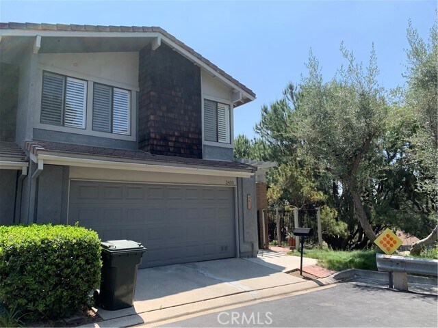 Foto principal - 2400 N North Creek Ln