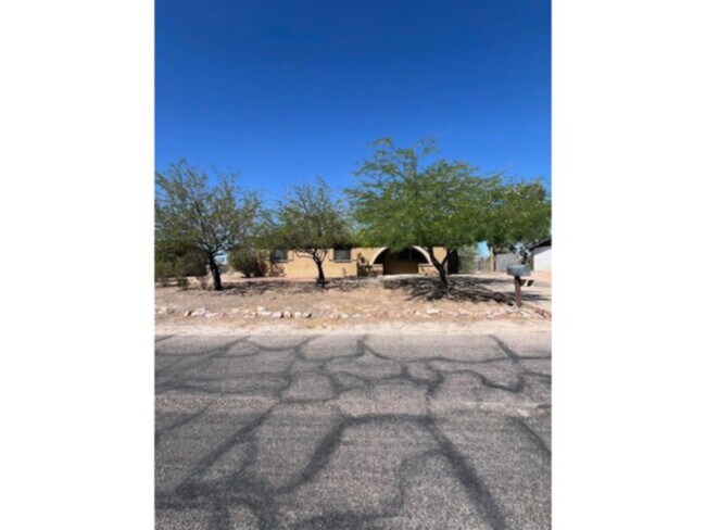 Foto del edificio - 3 bedroom, 2 bath, NO HOA