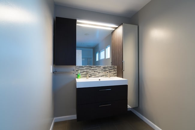 Downstairs bathroom - 1339 Quintero St