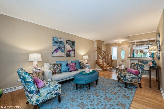 Building Photo - 1409 Huntington Dr