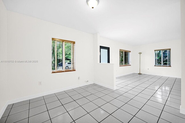 Building Photo - 5960 SW 47th St