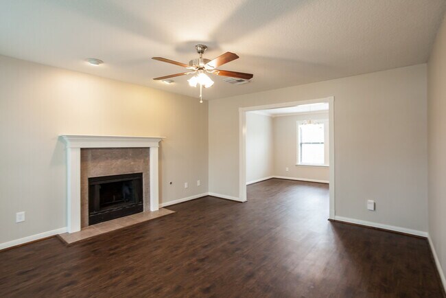 Foto del edificio - 501 Hunters Ln