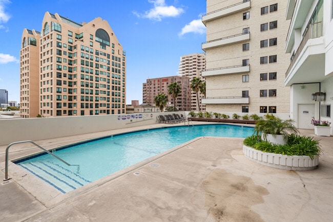 Foto del edificio - 10501 Wilshire Blvd