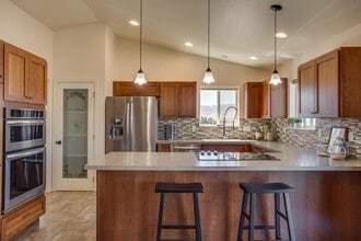 Building Photo - 3950 NE Vista del Rey Dr