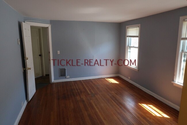 Building Photo - 195 Meigs St