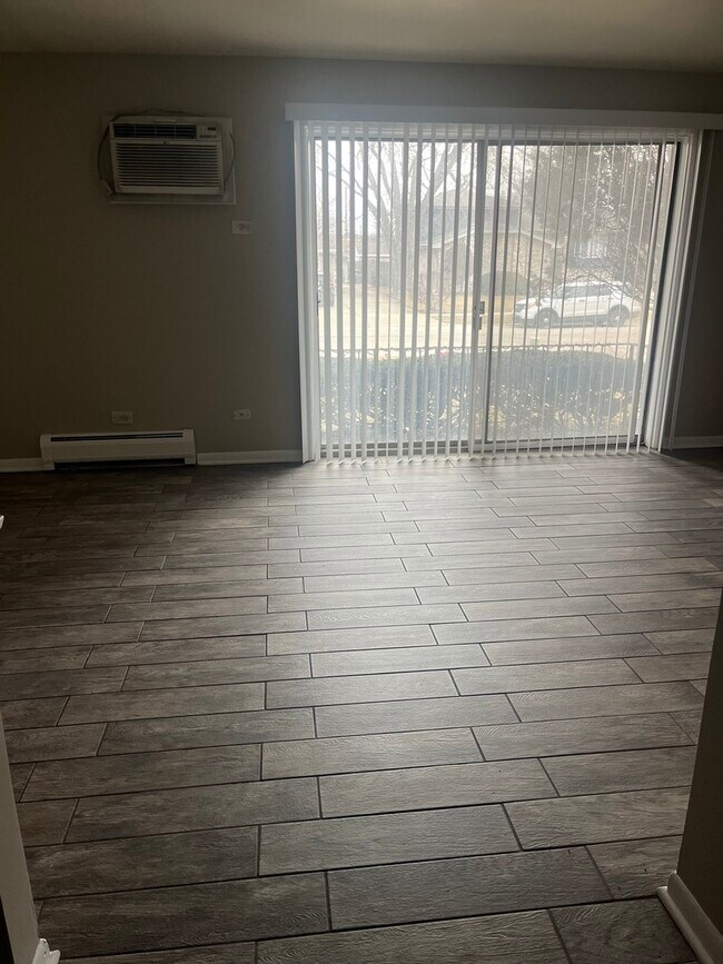 Building Photo - 8139 83rd Pl