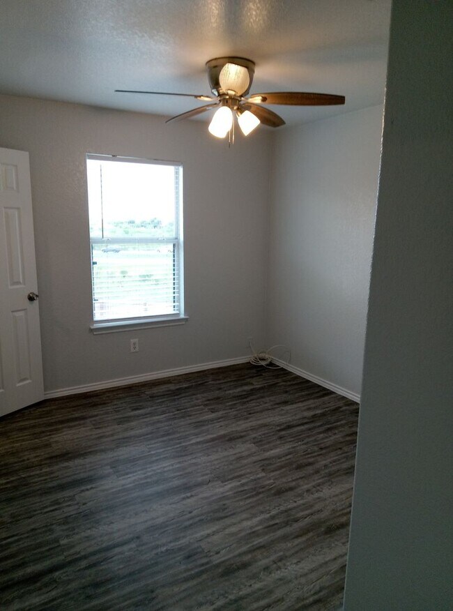 Photo - Beautiful and Spacious 4bedroom/2bath Home