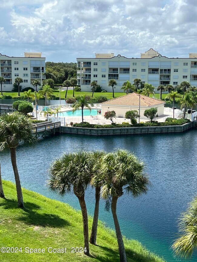 Building Photo - 8871 Lake Dr