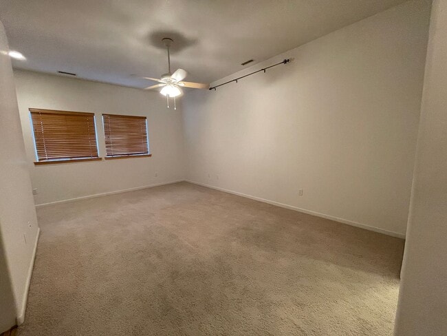 Building Photo - 1476 Eagle Crest Dr