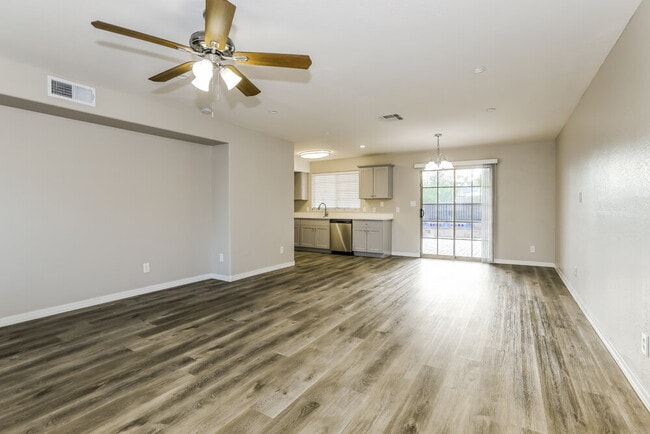 Building Photo - 9229 S Las Lomitas Pl